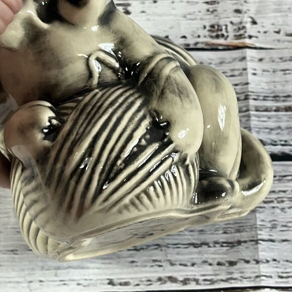 Vintage McCoy Black & Grey Cat With Ball Of Yarn Figurine Vase Planter #3026 - Picture 7 of 13